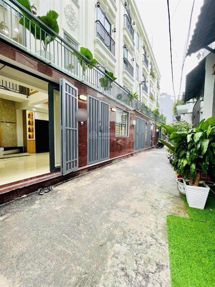 Nhà mới, 4 tầng, 3 pn, nội thất cao cấp, xe vf3 vào nhà, gần st emart 2