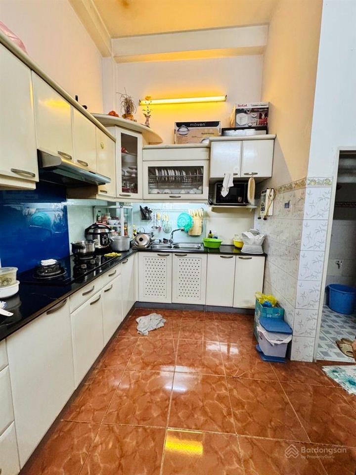 Nhà chính chủ gần vincom quang trung, 3 tầng 4 pn..nhỉnh 6t