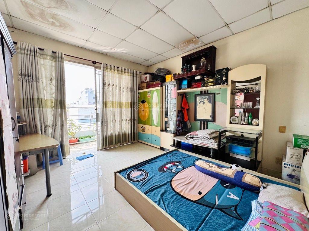 Nhà chính chủ gần vincom quang trung, 3 tầng 4 pn..nhỉnh 6t