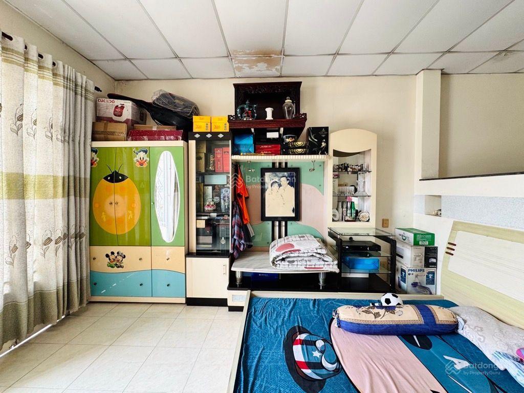 Nhà chính chủ gần vincom quang trung, 3 tầng 4 pn..nhỉnh 6t