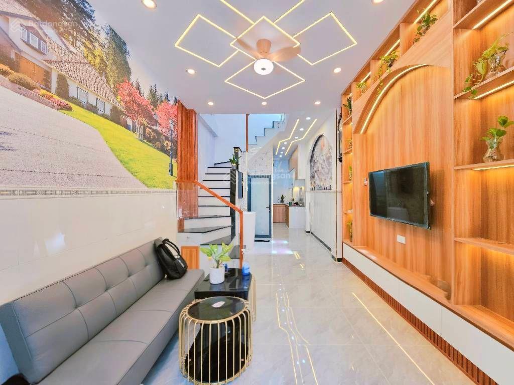 Nhà mới ở ngay 3pn có pn trệt, nội thất đầy đủ, gần công viên gia định