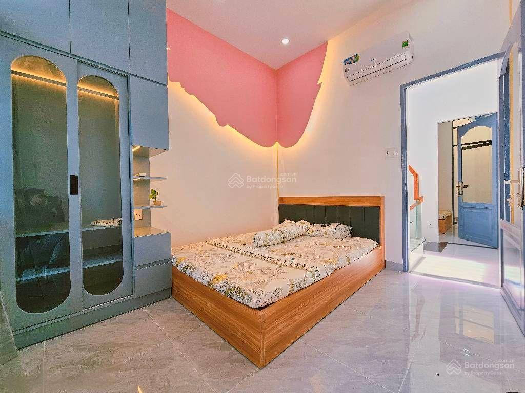 Nhà mới ở ngay 3pn có pn trệt, nội thất đầy đủ, gần công viên gia định