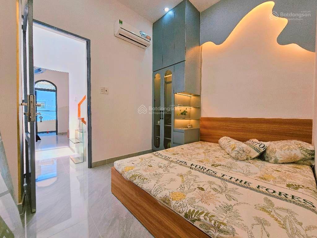 Nhà mới ở ngay 3pn có pn trệt, nội thất đầy đủ, gần công viên gia định