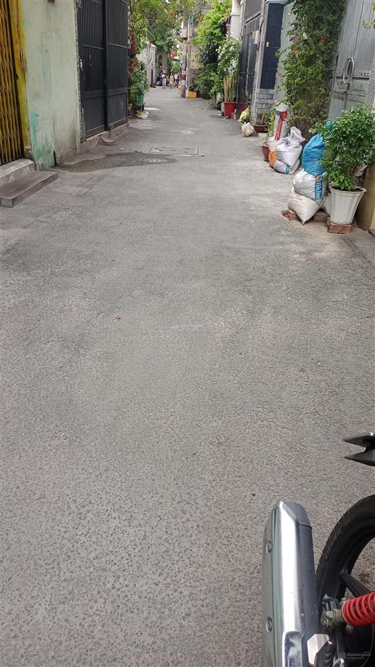 Gần công viên làng hoa nhà 2 tầng ngang 4m, xe tải đậu cửa, hẻm kinh doanh.chỉ hơn nhẹ 4t