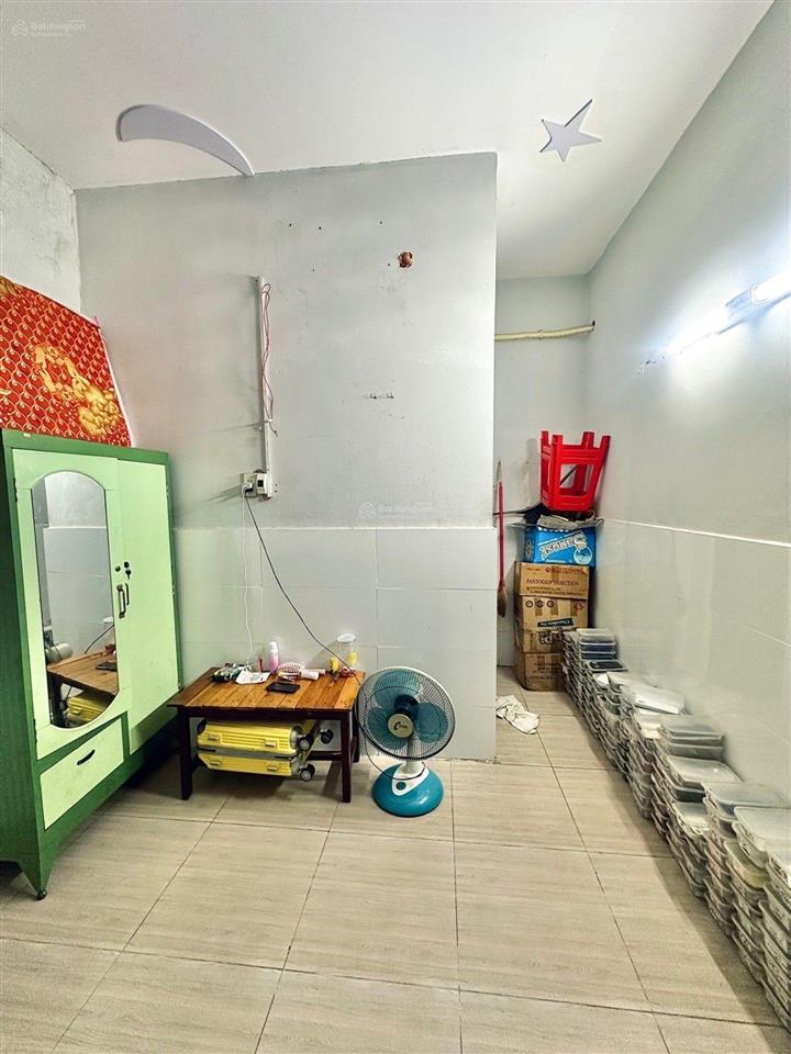 Gần công viên làng hoa nhà 2 tầng ngang 4m, xe tải đậu cửa, hẻm kinh doanh.chỉ hơn nhẹ 4t