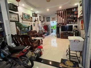 Chủ gấp bán, nhà 3 tầng 3 pn 49m2, gần siêu thị vincom..nhỉnh 4t9x còn tl
