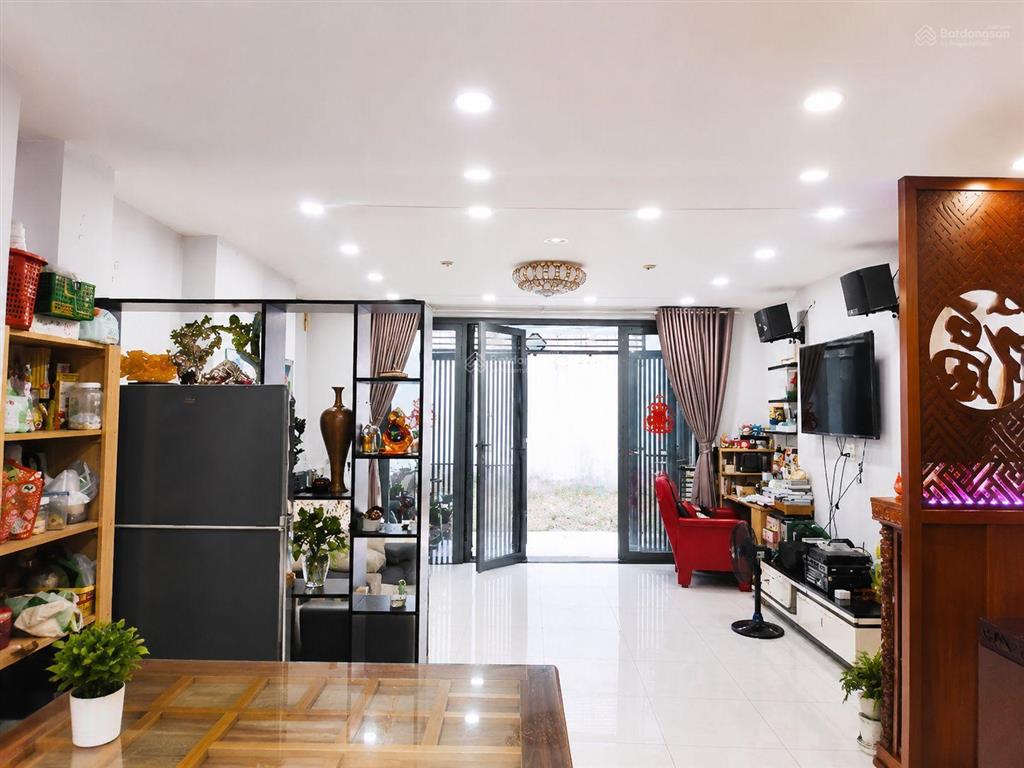 Nhà bán dương quảng hàm, 60m², 3 tầng 4 pn, gần siêu thị emart. chỉ nhỉnh 6tỷ