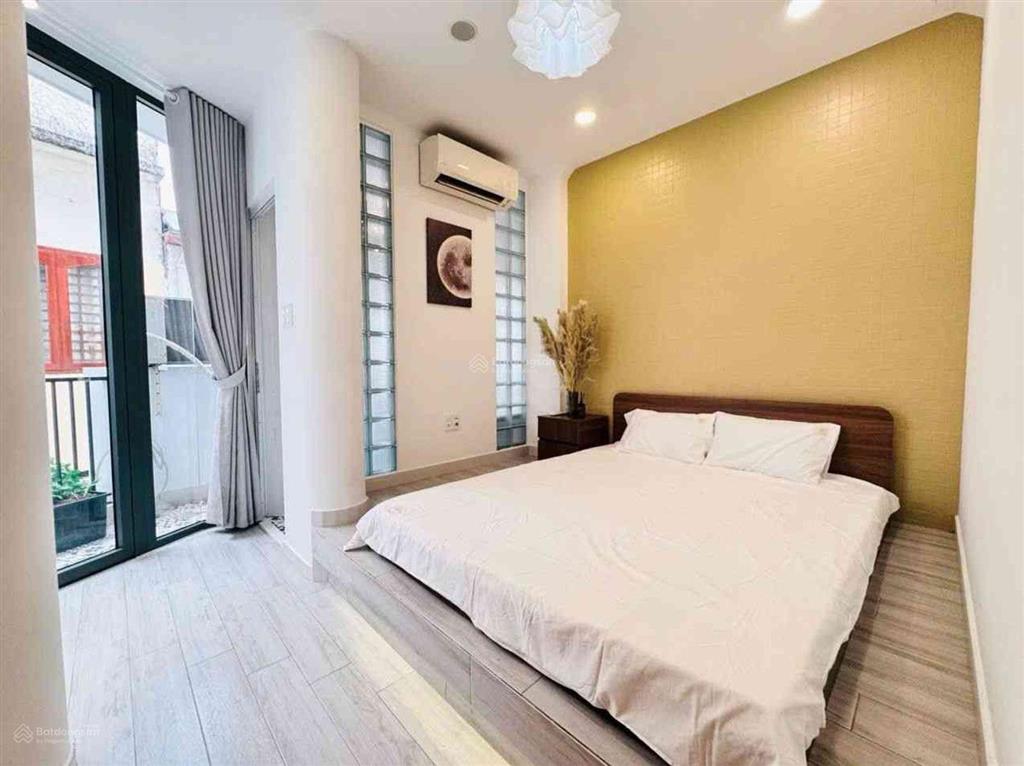 Nội thất đẹp. nhà 3 tầng 4 pn gần chợ gò vấp, siêu thị emart. phù hợp an cư lâu dài