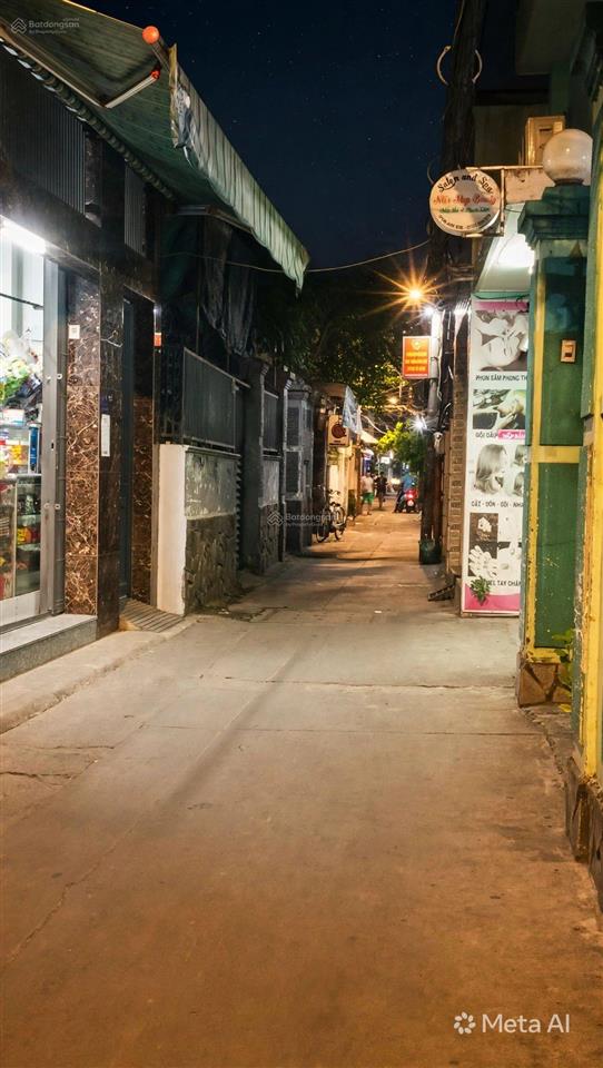 Nhà chính chủ gấp bán, 3 tầng, ngang 5.5m, đối diện vincom quang trung, nhỉnh 6tỷ