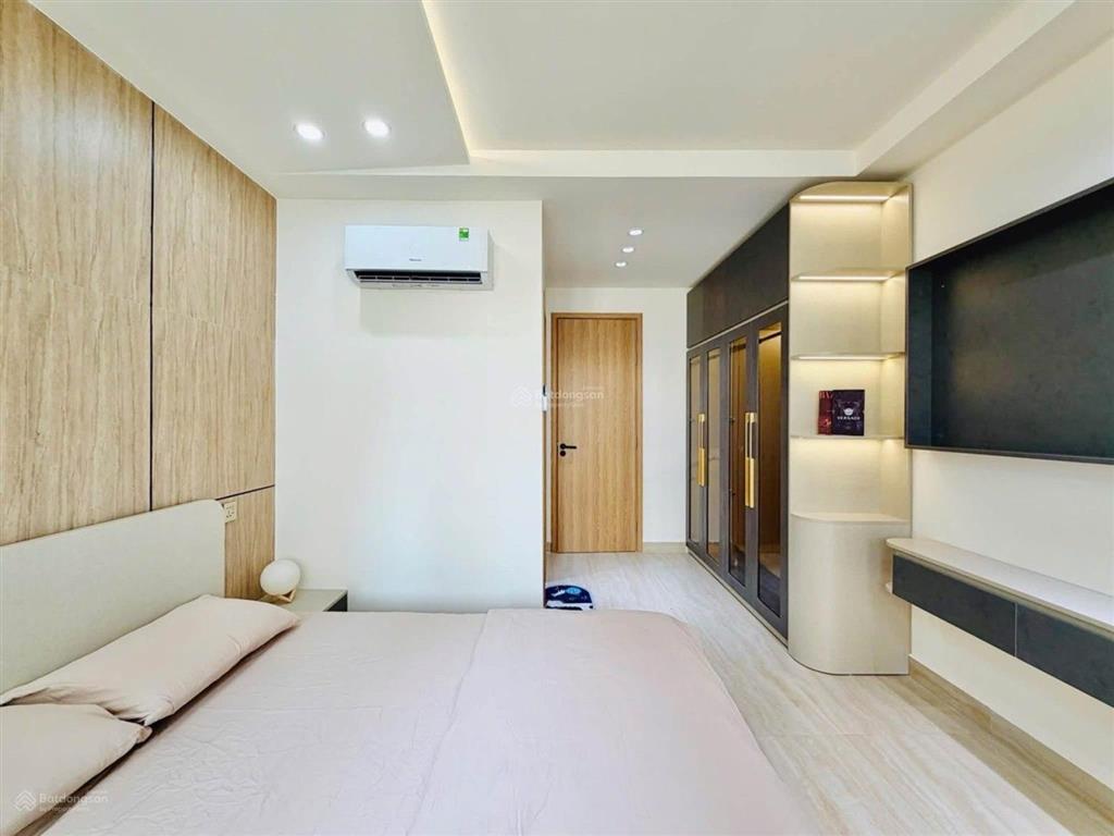 Nhà mới, nội thất đẹp, 3 tầng 3 pn, ngay phan văn trị gần cf country house, gần mặt tiền