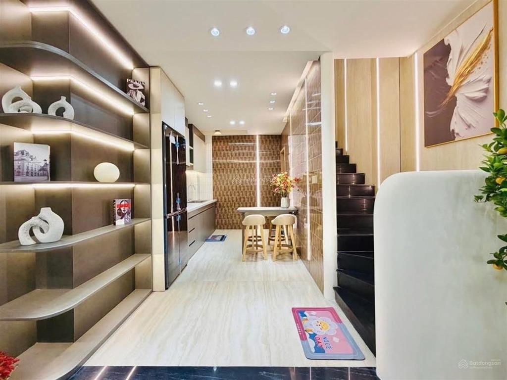 Nhà mới, nội thất đẹp, 3 tầng 3 pn, ngay phan văn trị gần cf country house, gần mặt tiền