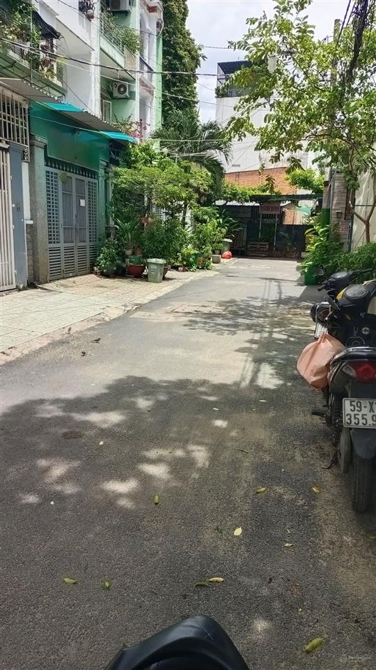 Gần chợ hạnh thông tây, nhà chính chủ 40m2 2 tầng, nhỉnh 4 tỷ