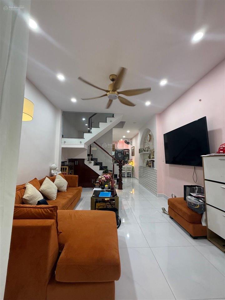Gần chợ hạnh thông tây, nhà chính chủ 40m2 2 tầng, nhỉnh 4 tỷ
