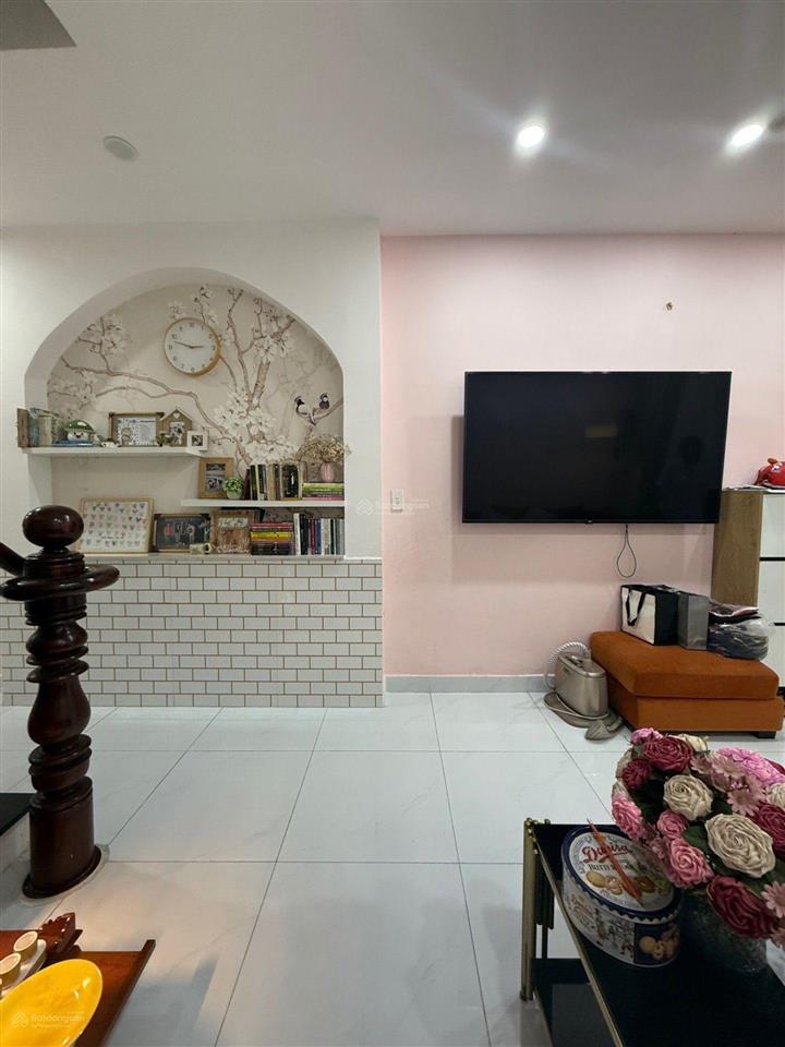 Gần chợ hạnh thông tây, nhà chính chủ 40m2 2 tầng, nhỉnh 4 tỷ