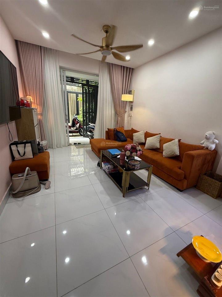 Gần chợ hạnh thông tây, nhà chính chủ 40m2 2 tầng, nhỉnh 4 tỷ