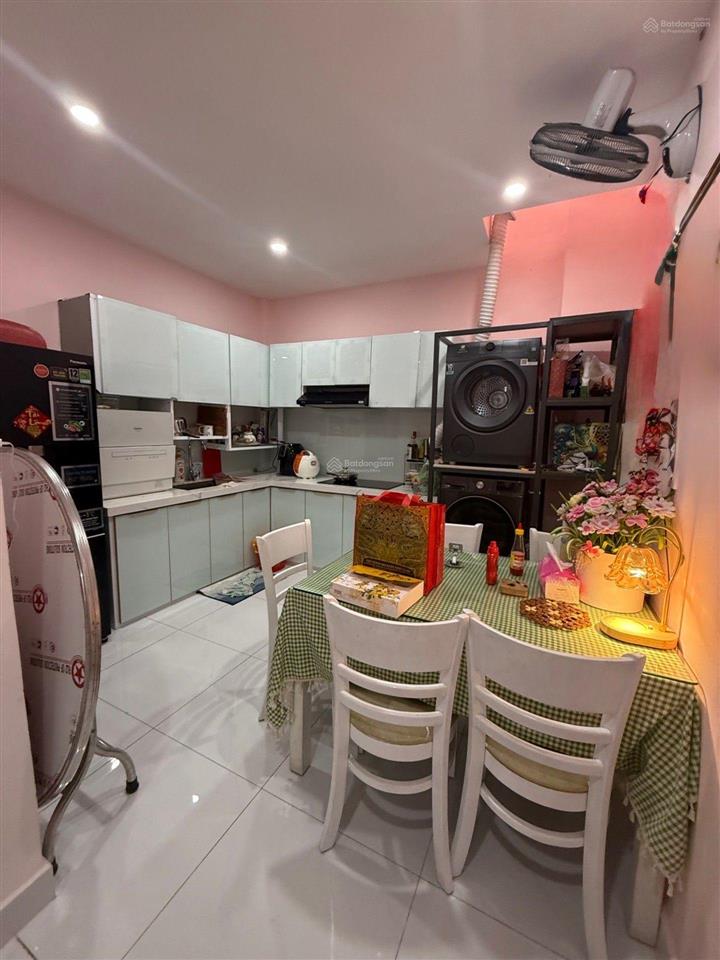 Gần chợ hạnh thông tây, nhà chính chủ 40m2 2 tầng, nhỉnh 4 tỷ