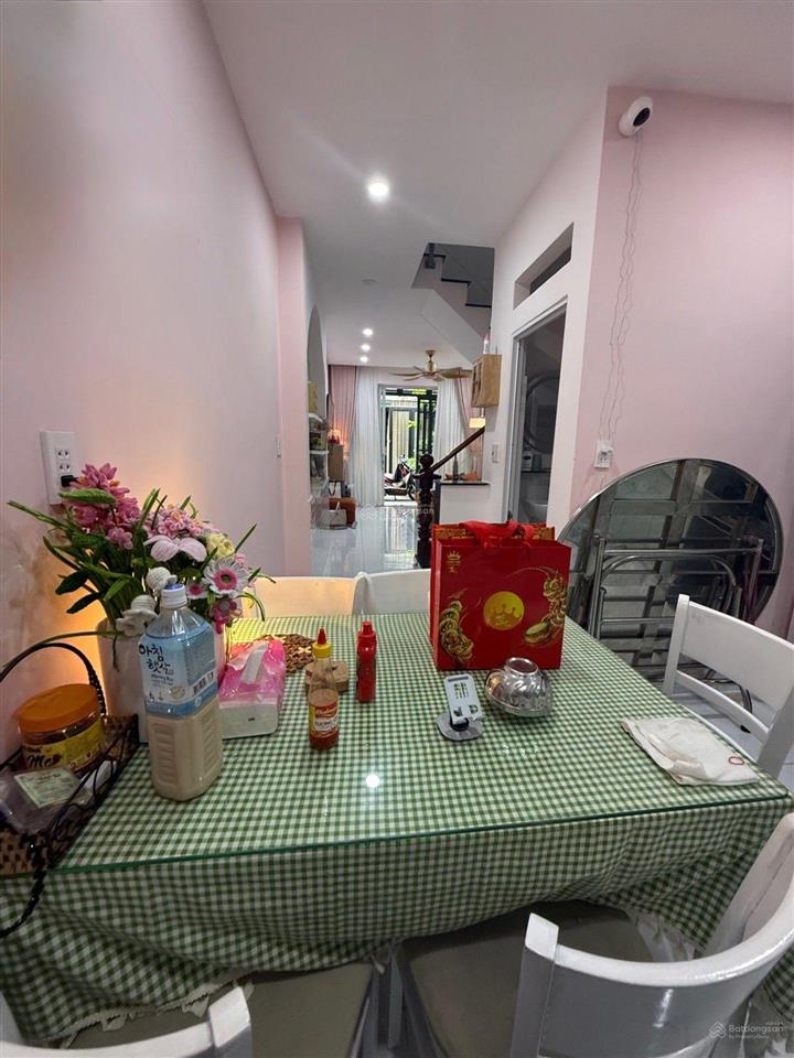 Gần chợ hạnh thông tây, nhà chính chủ 40m2 2 tầng, nhỉnh 4 tỷ