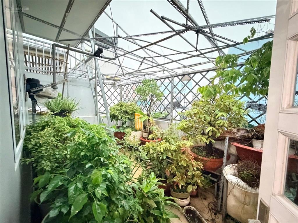 Kế bên siêu thị emart 2, nhà 4 tầng 5 pn, chính chủ.. chỉ 6 tỷ nhỉnh