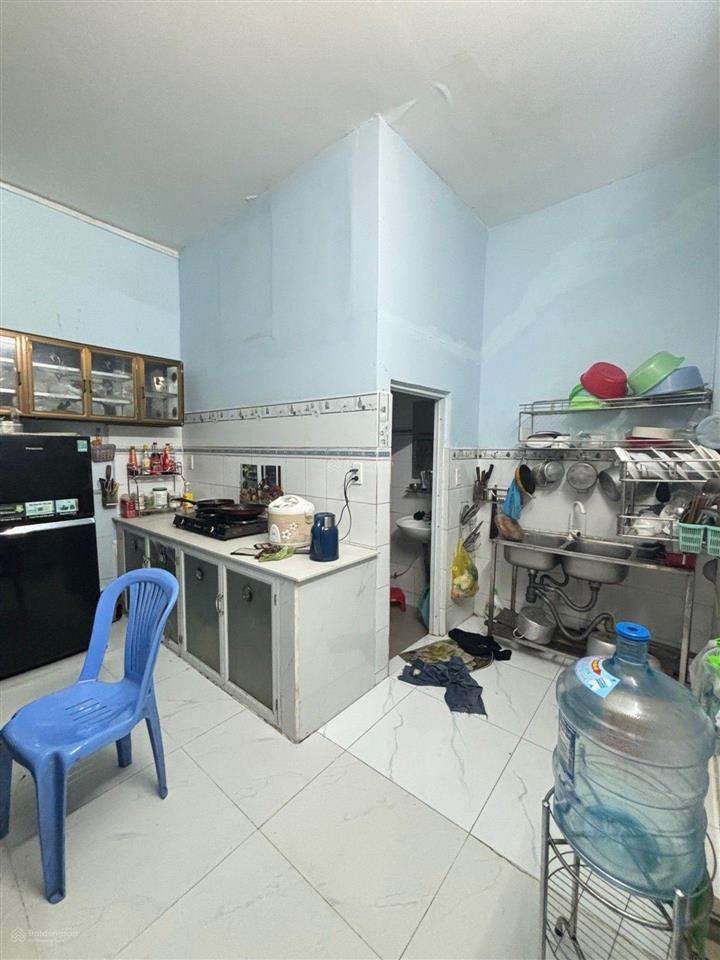 Chính chủ, 70m2, 2 tầng, 3 pn, hẻm 4m, gần chợ hạnh thông tây