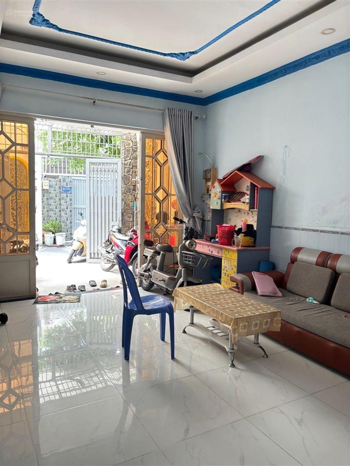 Chính chủ, 70m2, 2 tầng, 3 pn, hẻm 4m, gần chợ hạnh thông tây