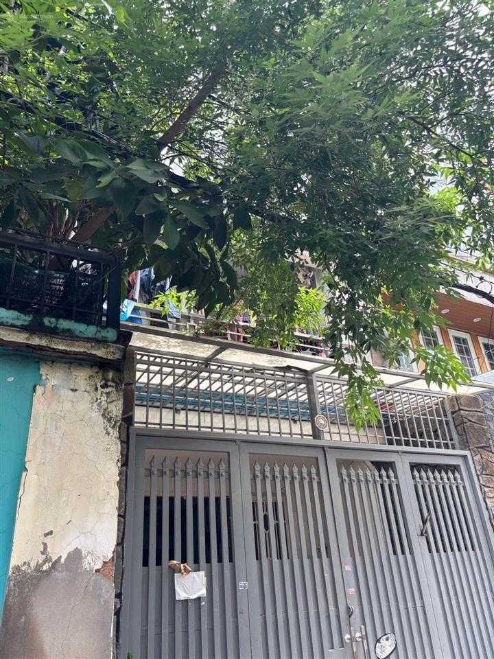 Chính chủ, 70m2, 2 tầng, 3 pn, hẻm 4m, gần chợ hạnh thông tây