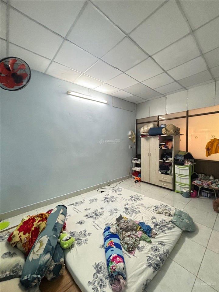 Chính chủ, 70m2, 2 tầng, 3 pn, hẻm 4m, gần chợ hạnh thông tây