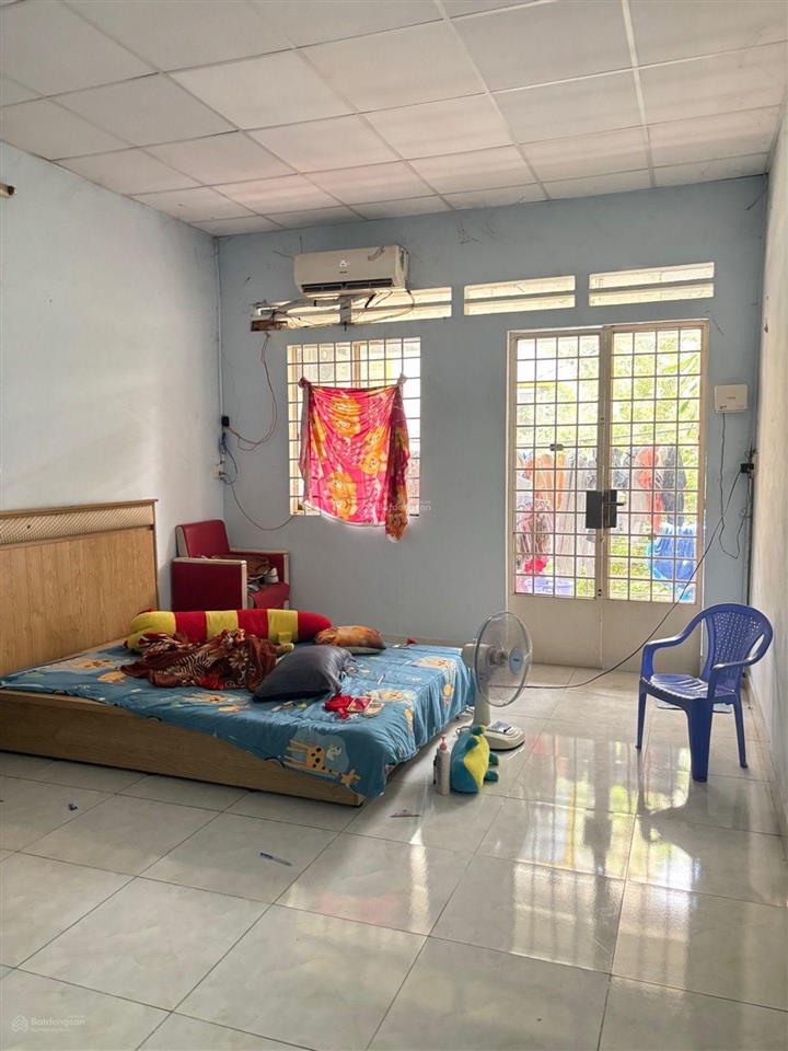 Chính chủ, 70m2, 2 tầng, 3 pn, hẻm 4m, gần chợ hạnh thông tây