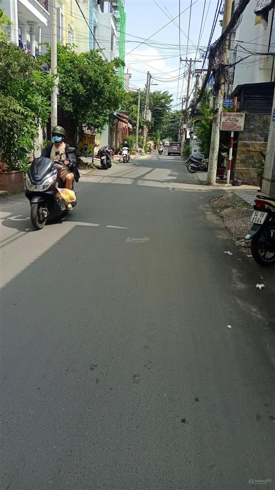 Chính chủ, 70m2, 2 tầng, 3 pn, hẻm 4m, gần chợ hạnh thông tây