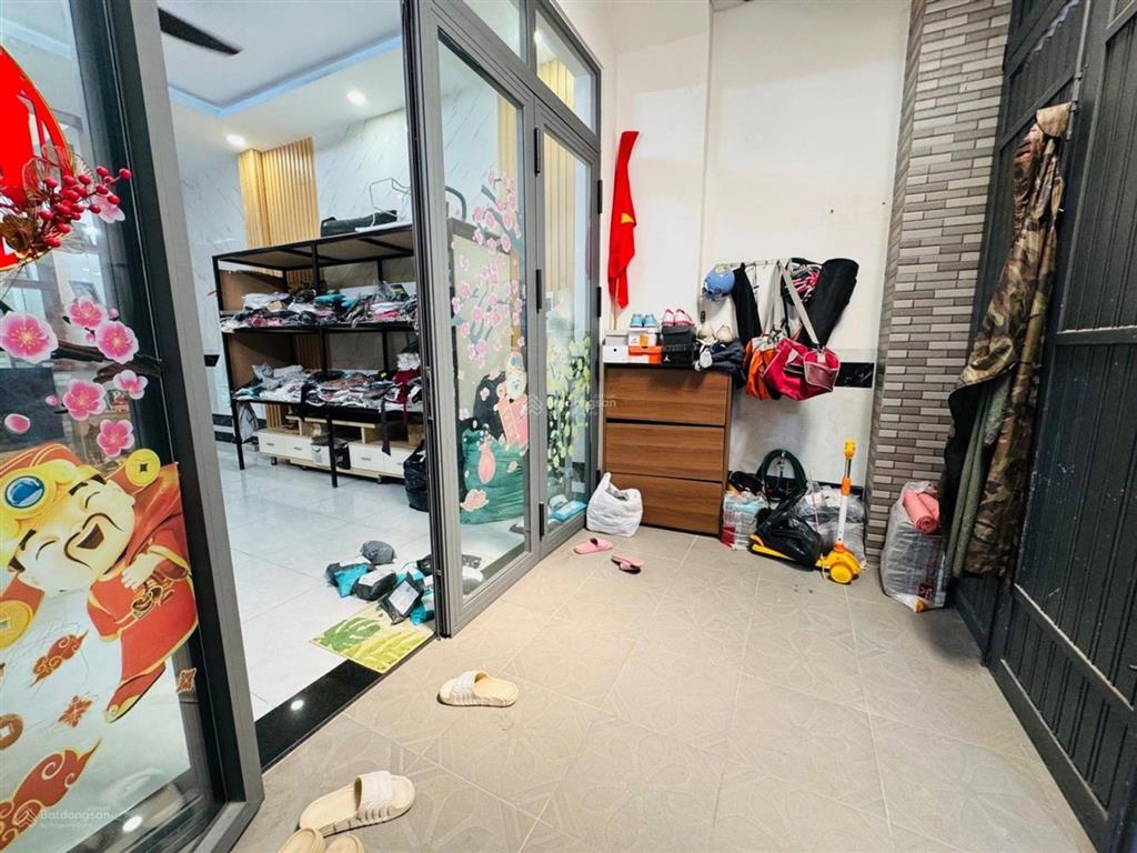 Chính chủ gửi, nhà đẹp quang trung, 55m2 ngang đẹp 4.2m, gần chợ hạnh thông tây