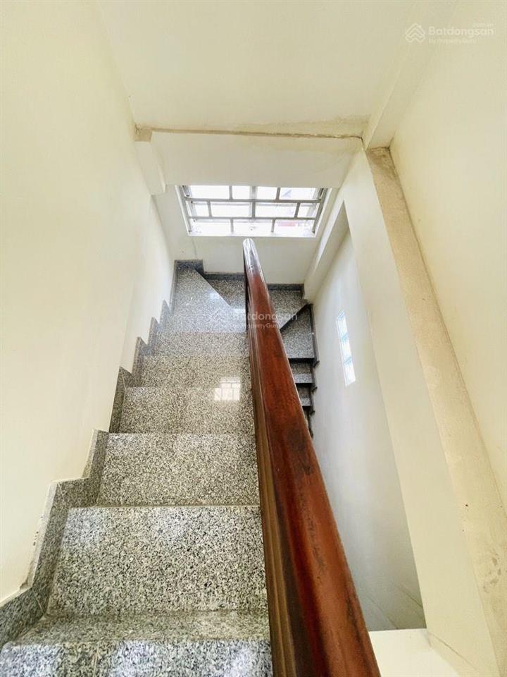 Nhà 4 tầng xe hơi đậu cửa, gần chợ tân sơn nhất, giáp phú nhuận, tân bình