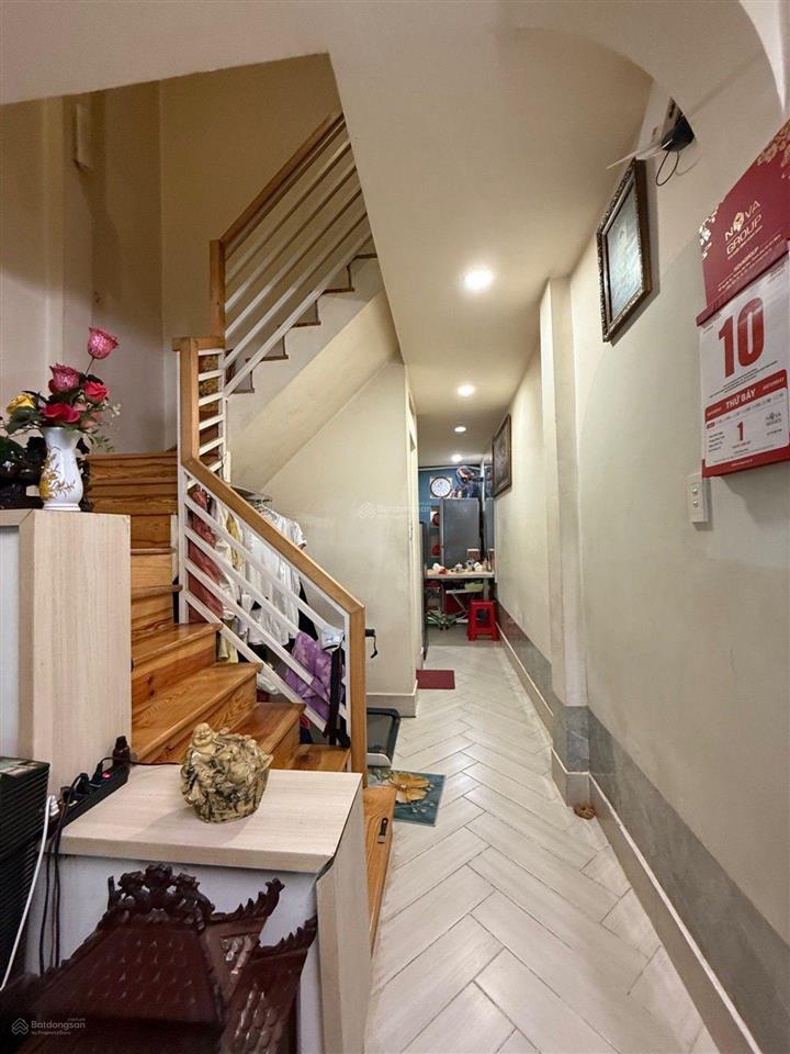 Nhà sát mặt tiền, thuận tiện mua sắm. nhỉnh 3 tỏi cho 38m2