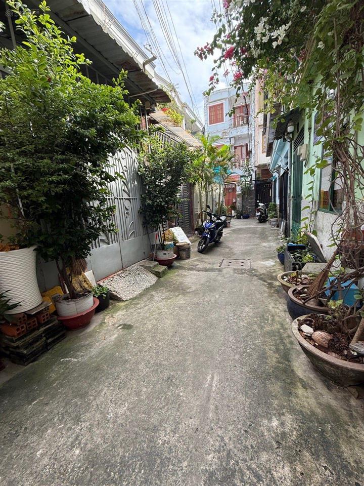Nhà sát mặt tiền, thuận tiện mua sắm. nhỉnh 3 tỏi cho 38m2