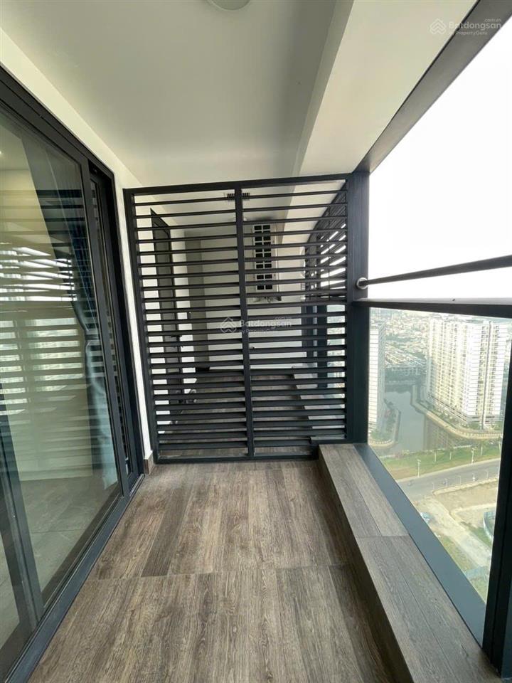 Sunshine diamond cho thuê 2pn 2wc +1kho 135m2 ntcb chỉ 15 triệu free phí quản lý