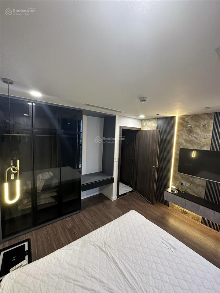 Sunshine sky city cho thuê gấp 2pn2wc full nt giá 15tr/th