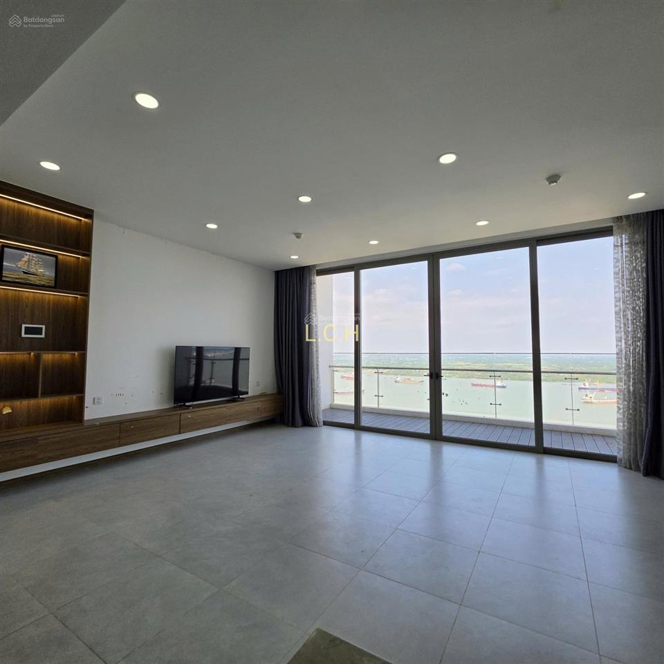 Sky89 cho thuê gấp penthouse 3pn2wc 156m2 đầy đủ nội thất giá thuê chỉ 38 triệu