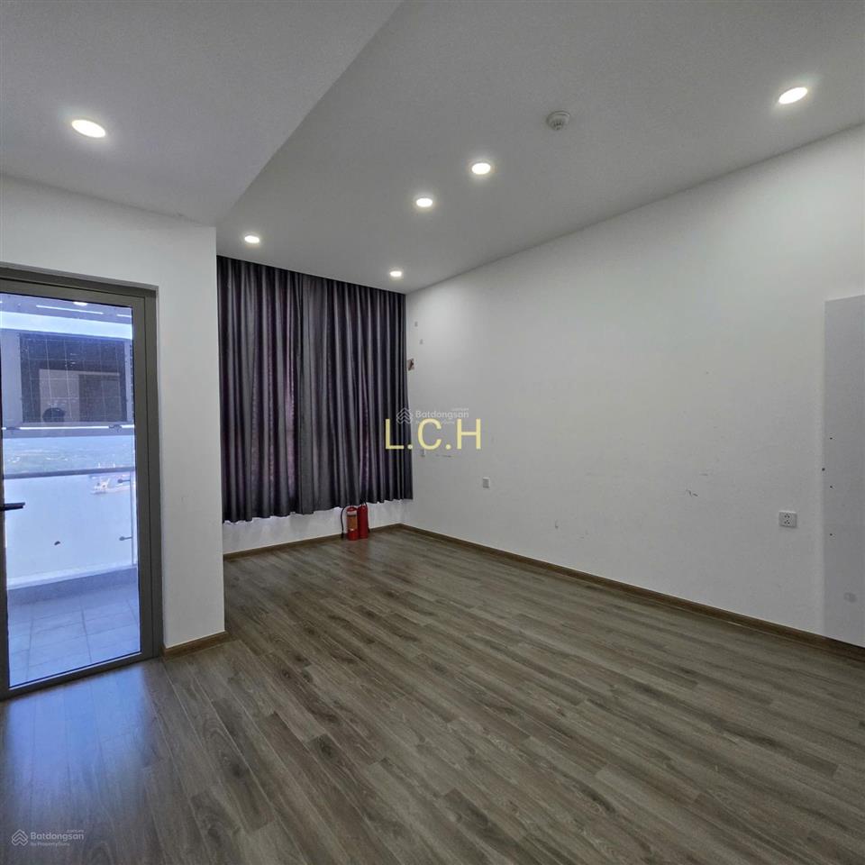 Sky89 cho thuê gấp penthouse 3pn2wc 156m2 đầy đủ nội thất giá thuê chỉ 38 triệu