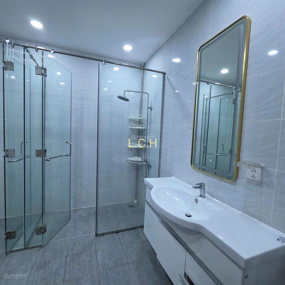 Sky89 cho thuê gấp penthouse 3pn2wc 156m2 đầy đủ nội thất giá thuê chỉ 38 triệu