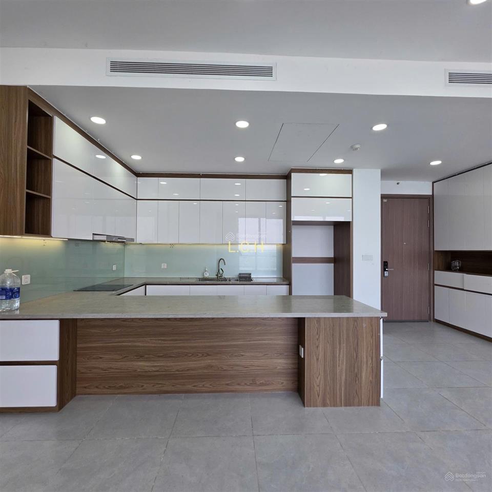 Sky89 cho thuê gấp penthouse 3pn2wc 156m2 đầy đủ nội thất giá thuê chỉ 38 triệu