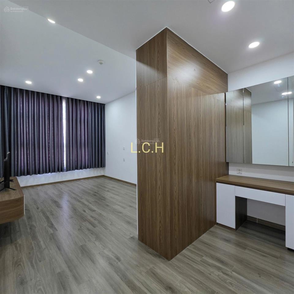 Sky89 cho thuê gấp penthouse 3pn2wc 156m2 đầy đủ nội thất giá thuê chỉ 38 triệu