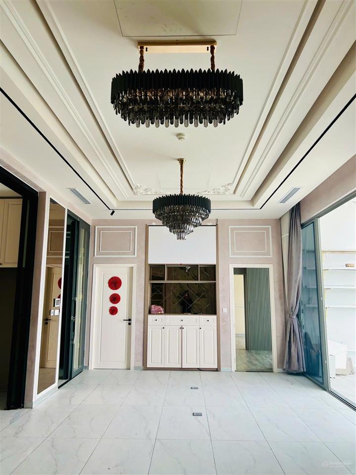 Penthouse 4pn 3wc 175m2 tại river panorama nội thất cơ bản giá chỉ 30 triệu/tháng