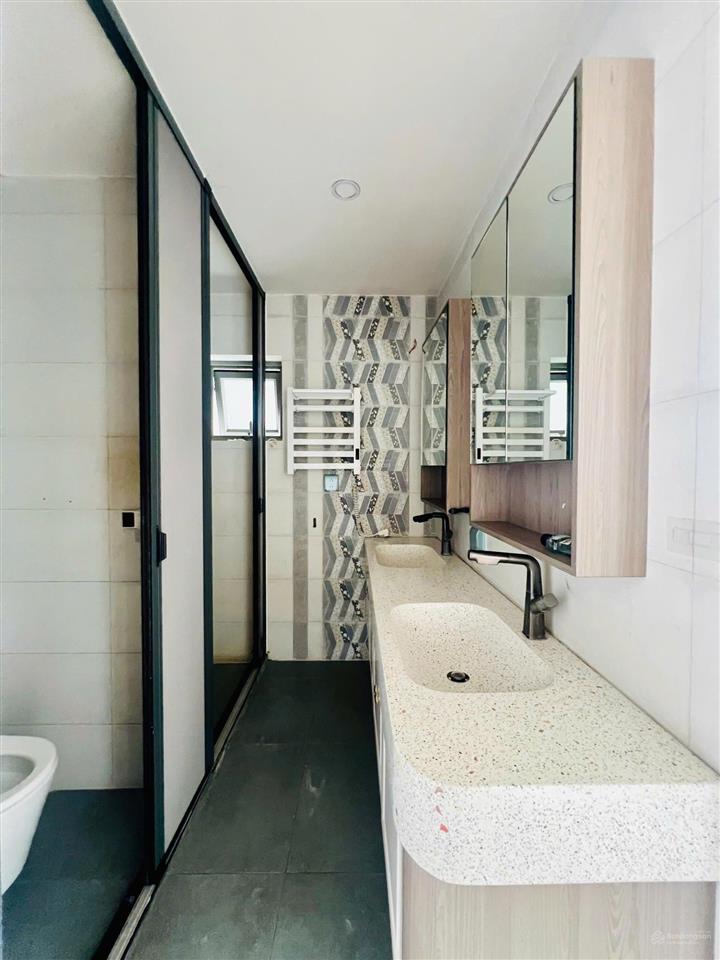 Penthouse 4pn 3wc 175m2 tại river panorama nội thất cơ bản giá chỉ 30 triệu/tháng