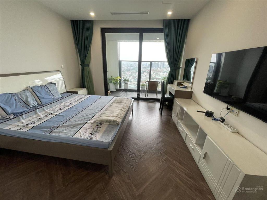 Sunshine diamond cho thuê 4pn 3wc + 1 sân vườn 200m2 đầy đủ nội thất