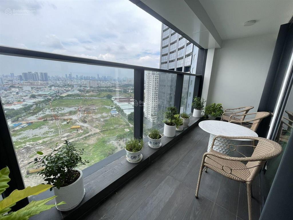 Sunshine diamond cho thuê 4pn 3wc + 1 sân vườn 200m2 đầy đủ nội thất