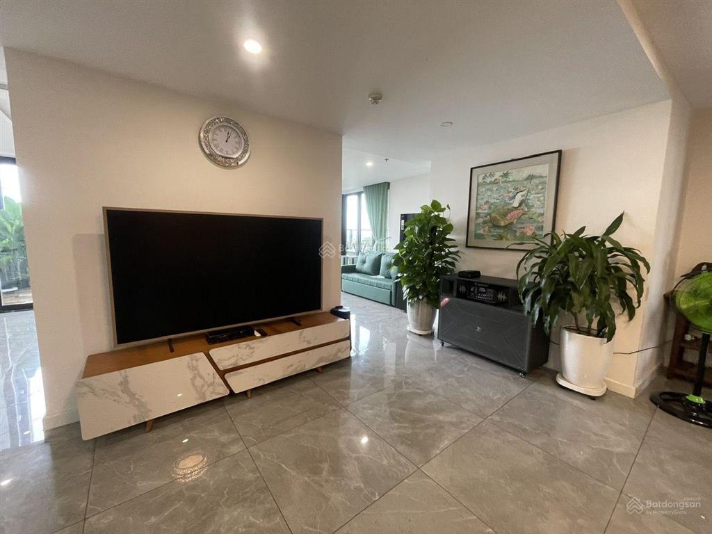 Sunshine diamond cho thuê 4pn 3wc + 1 sân vườn 200m2 đầy đủ nội thất