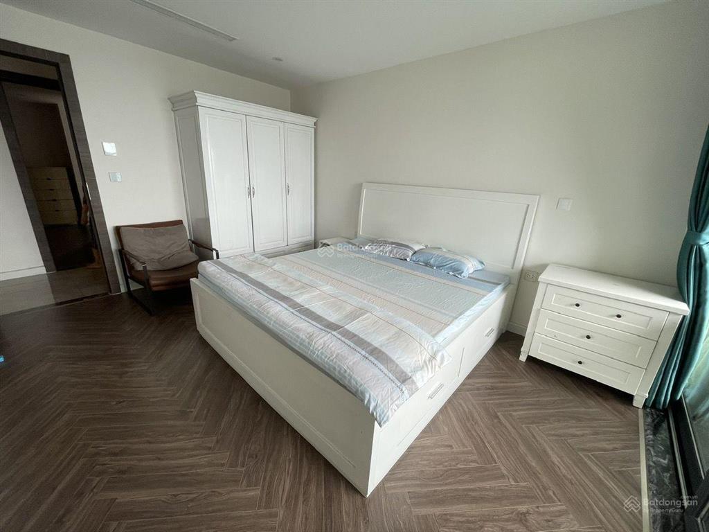 Sunshine diamond cho thuê 4pn 3wc + 1 sân vườn 200m2 đầy đủ nội thất