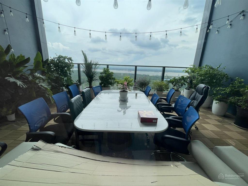 Sunshine diamond cho thuê 4pn 3wc + 1 sân vườn 200m2 đầy đủ nội thất