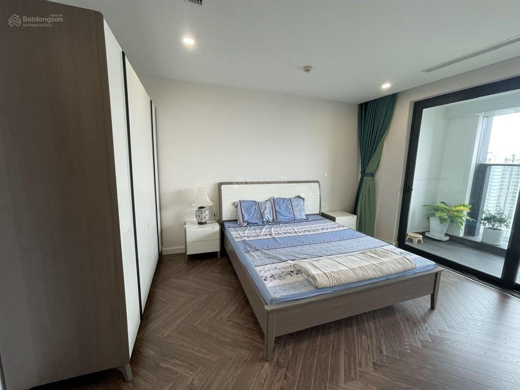 Sunshine diamond cho thuê 4pn 3wc + 1 sân vườn 200m2 đầy đủ nội thất