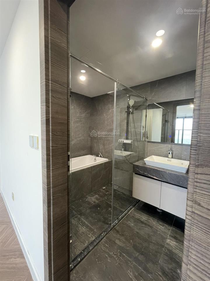 Sunshine diamond cho thuê 3pn, 3wc 155m2 nội thất cơ bản giá chỉ 20 triệu