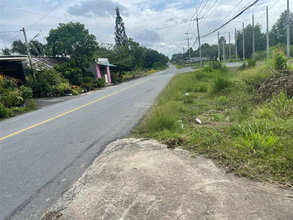 Bán đất mt tl7 dien tích 59000m có 200m thổ cư. giá 850 tỷ