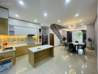 Nhà đẹp 3 tầng khu đô thị vcn phước long 1, đối diện công viên (đã có sổ)